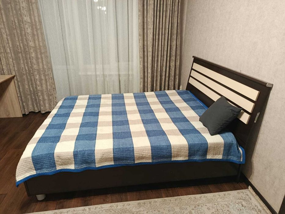 Кровать с матрасом