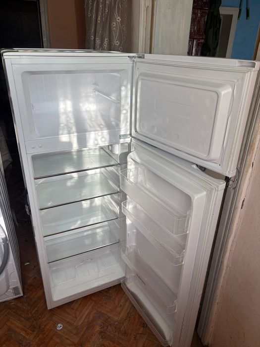 Vând frigider Albatros clasa A+ în perfectă stare de funcționare.