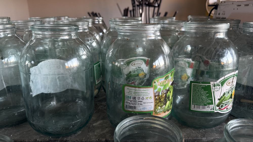 Продам стеклянные банки по 100 тг