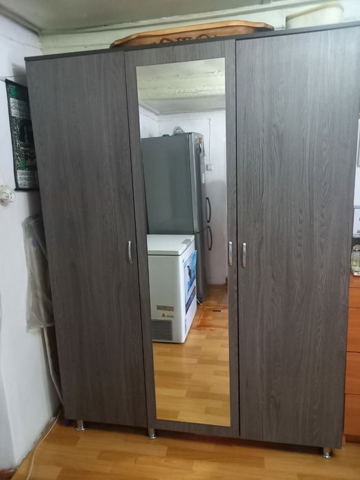 Продам      шкаф