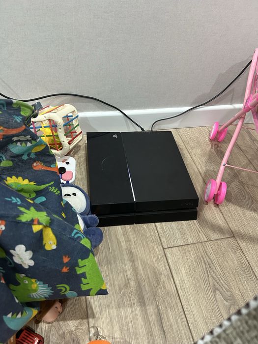 Продам плейстейшн 4 fat