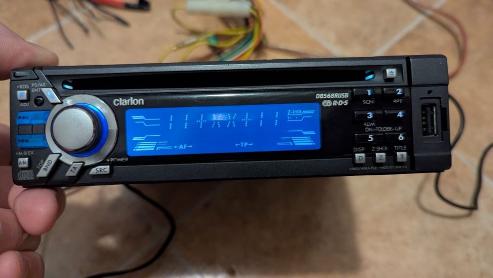 Cd player auto cu usb Clarion DB568RUSB