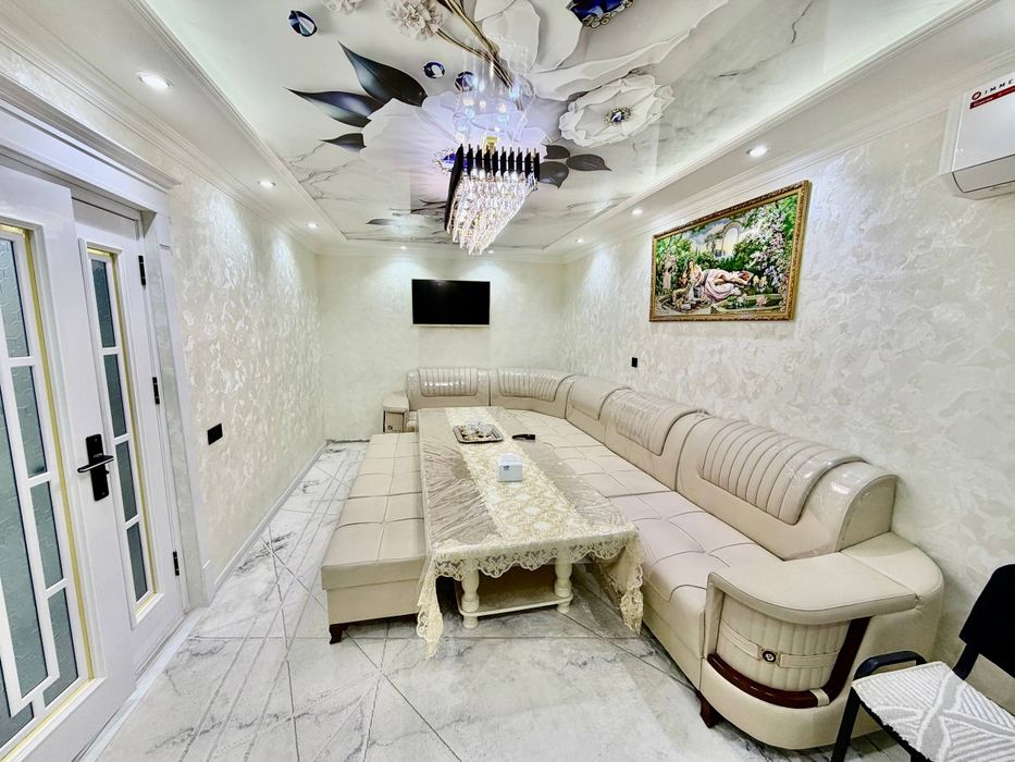 Мягкий уголок деван узунлиги 4.5.метр эни 2.5.м стол 2.75.м янги