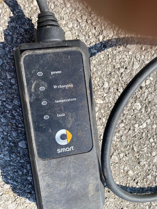 Домашна зарядна станция за електромобил.