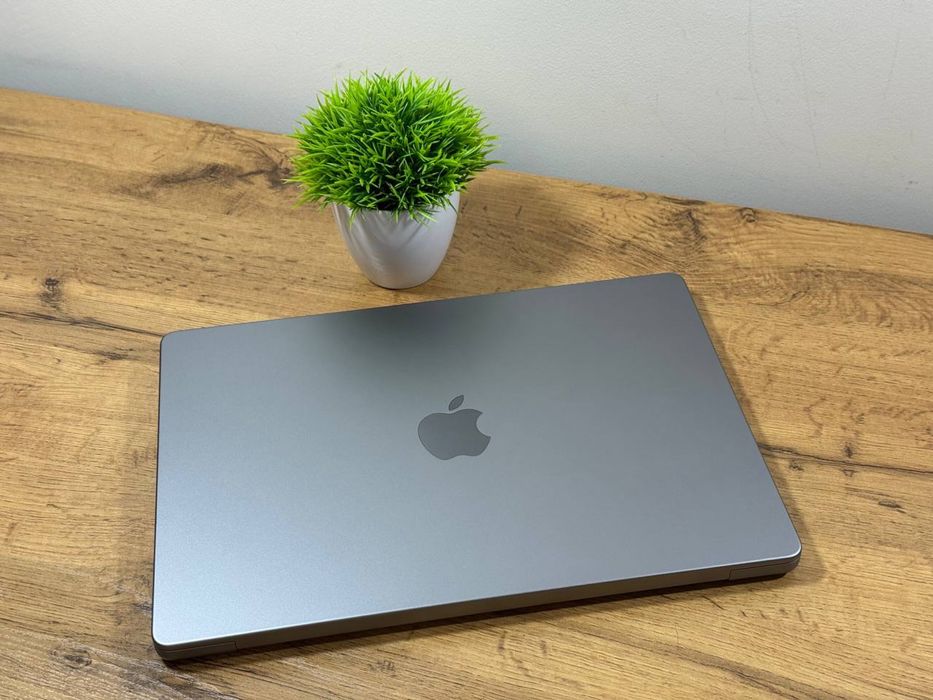 MacBook Pro 2023  14” M2 max 32/1Tb