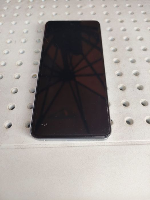 Vând Tecno Spark 20 - 256GB / 8GB RAM - Merge brici, rupe tot!