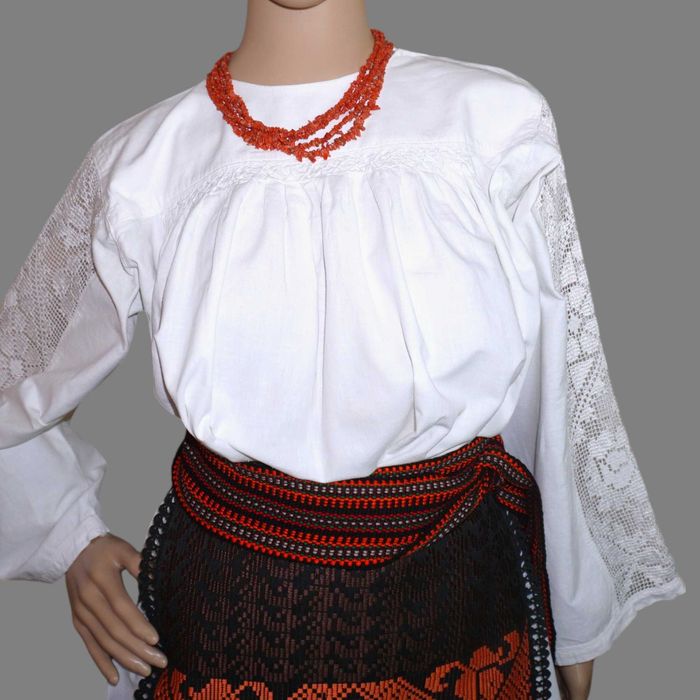 Costum popular vechi din Banat , port popular autentic vechi