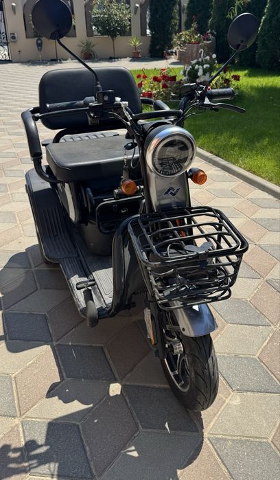 Vand triciclu electric!