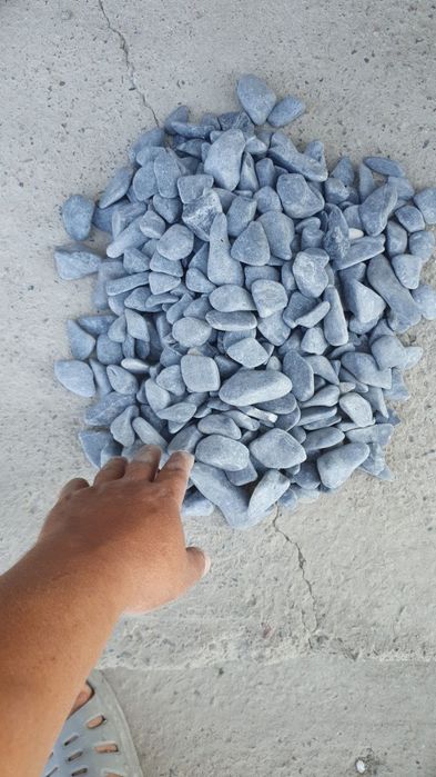 Для сада и дома цветнийи камни