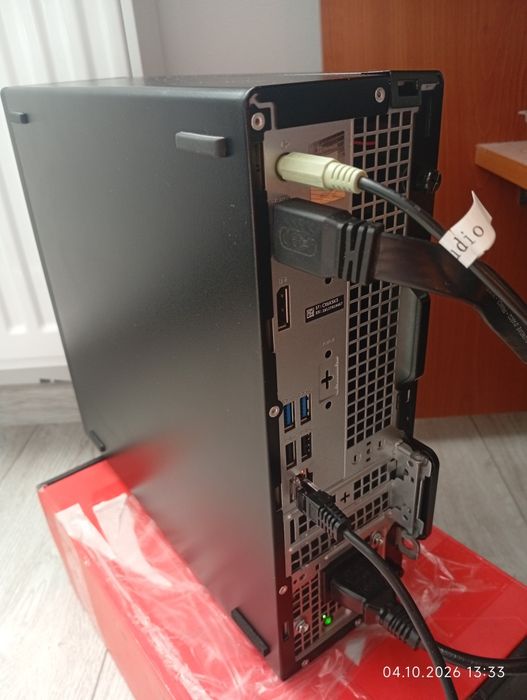 Desktop PC Dell OptiPlex 3080 SFF i3-10105 ( generația 10 cu 4 cores, 8 threads), 8Gb DDR4, SSD NVME SK Hynix 256Gb, Win 11 Pro,