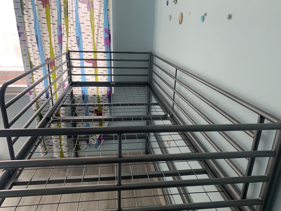 Високо Детско легло