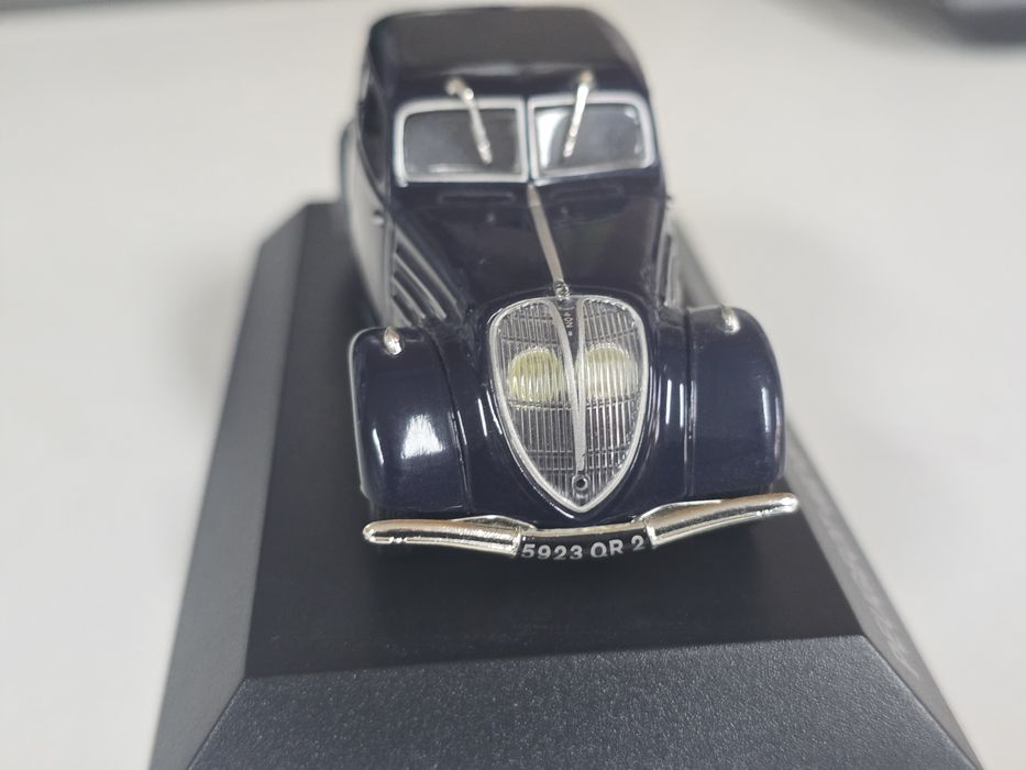 Macheta Peugeot 402 Norev 1/43