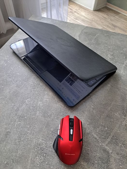 Продам Ноутбук НР все работает