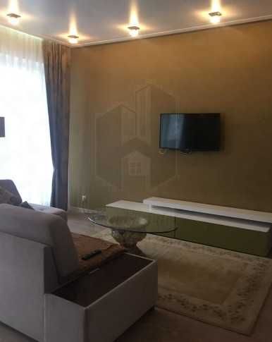 Дава се под наем Тристаен апартамент в Пловдив, Остромила - 86 кв.м за 408 € - Снимка #2