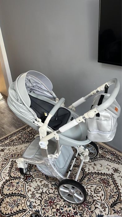 Продам коляску в отличном состоянии