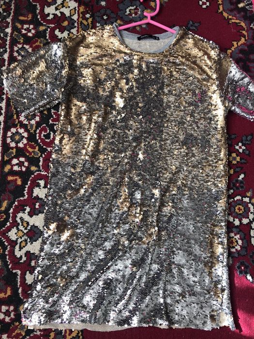 Rochie cu paiete reversibile argintii si aurii bershka super pret