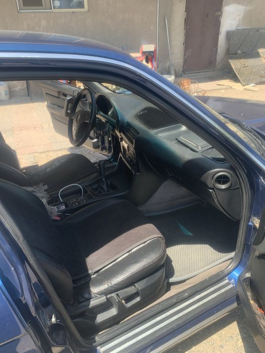 BMW 525I 1991 года продам