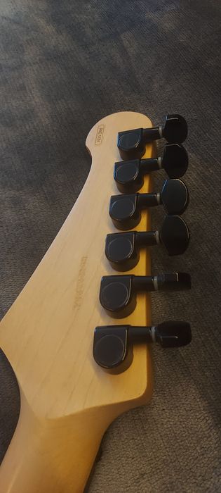 Электрогитара Yamaha Pacifica 112V Raspberry Red