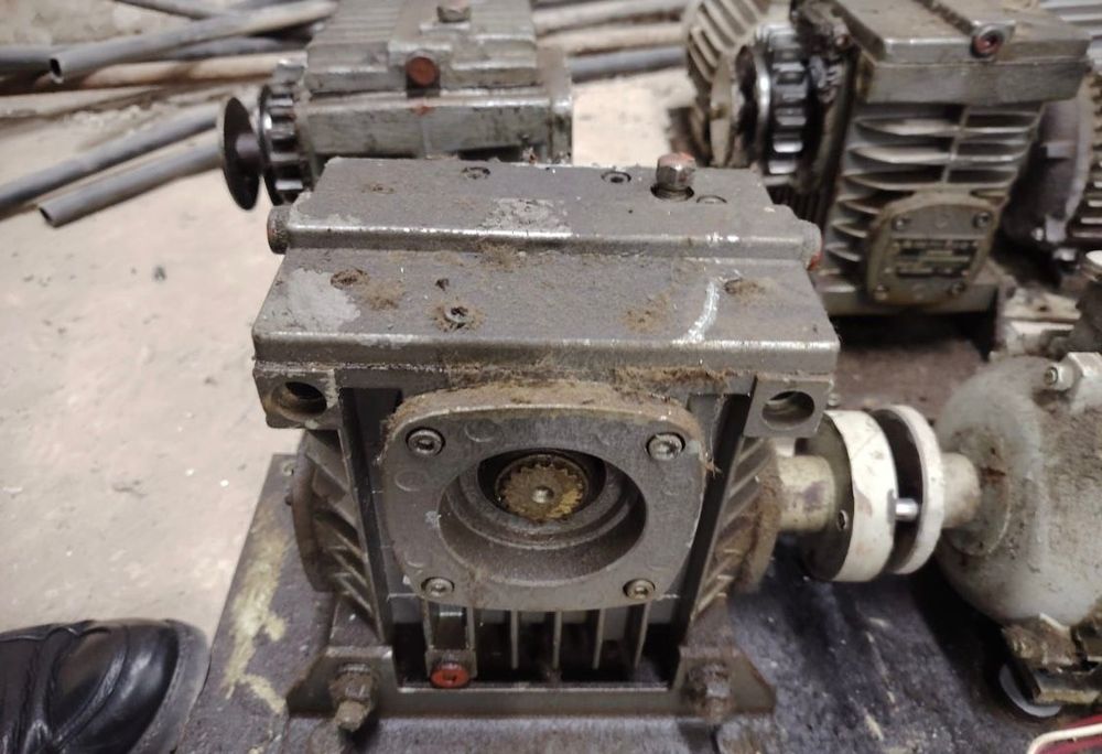 Редуктор разные, запчасти к ним
