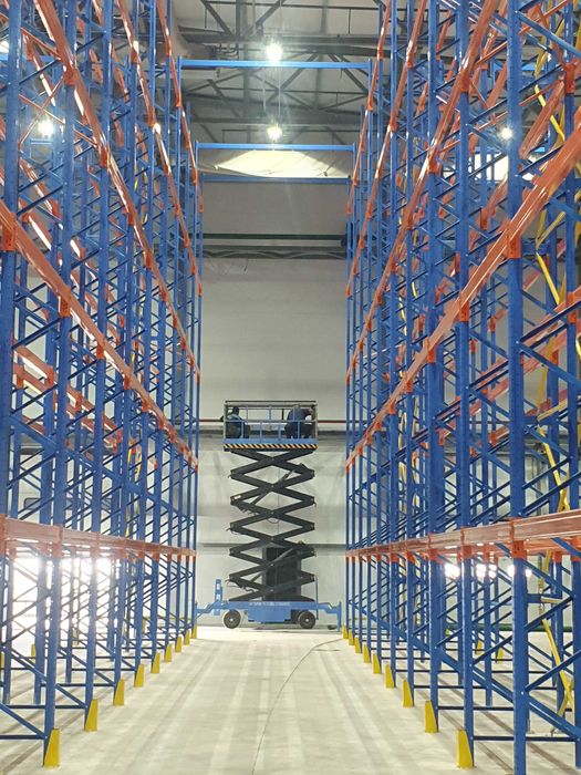 Ножничный подъемник