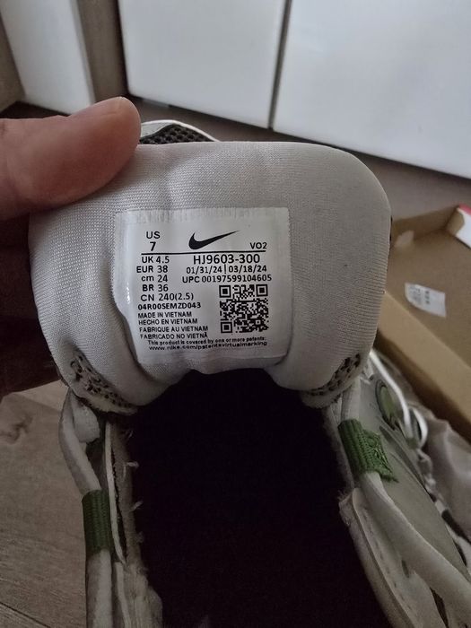 Маратонки nike 38 номер