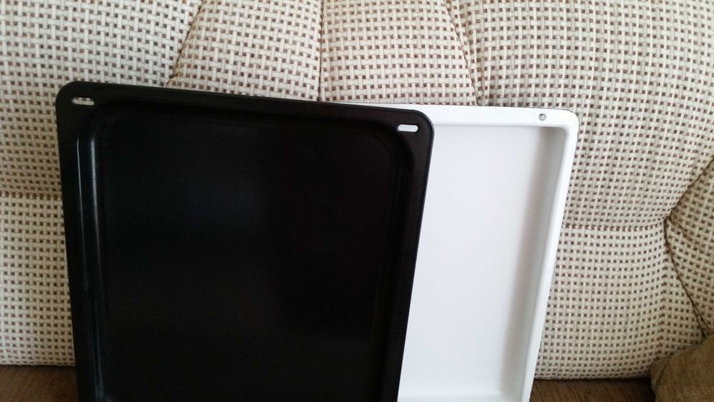 Емайлирани тави- 22 лв Намалени!!