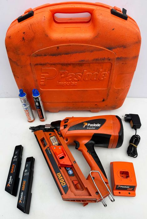 PASLODE IM90i- Акумулаторен такер за дърво 50-90мм