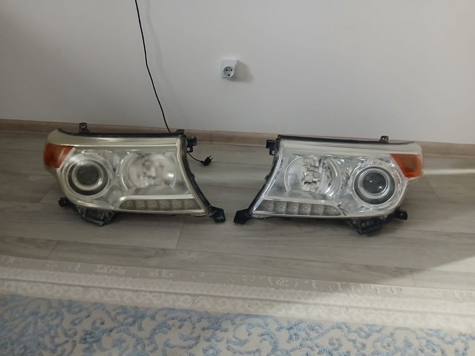 Фар тайота 200 срочно продам