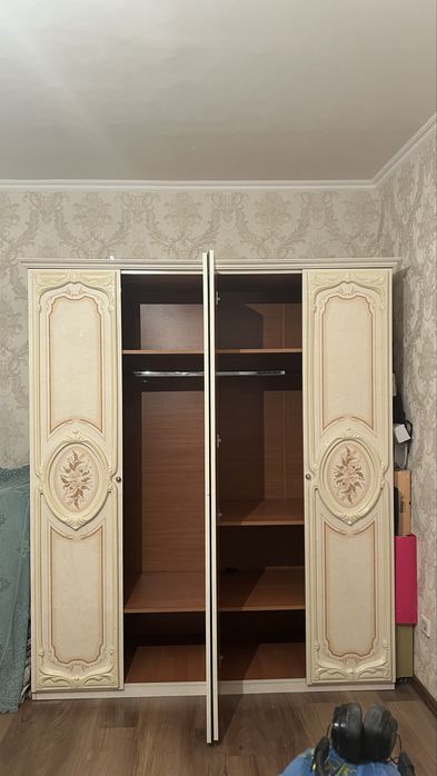 Шкаф продается б/у