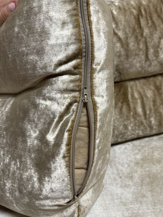 Продам срочно диван в отличном состоянии