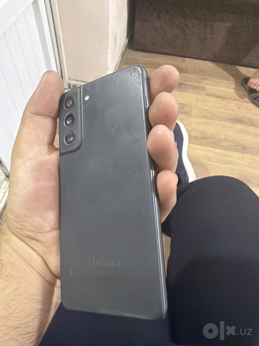 Samsung s21 fe.