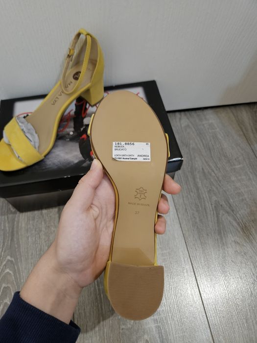 Дамски сандали, чисто нови