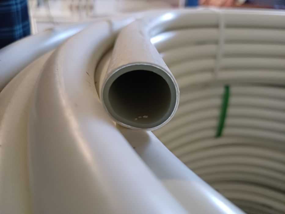 Армированные трубы для тёплого пола и отопления дома, 250 метров.