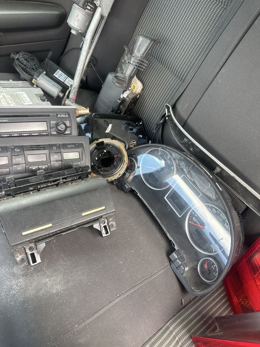 Plansa bord AUDI A4 B6 / B7 ceasuri clima stopuri oglinda coloana