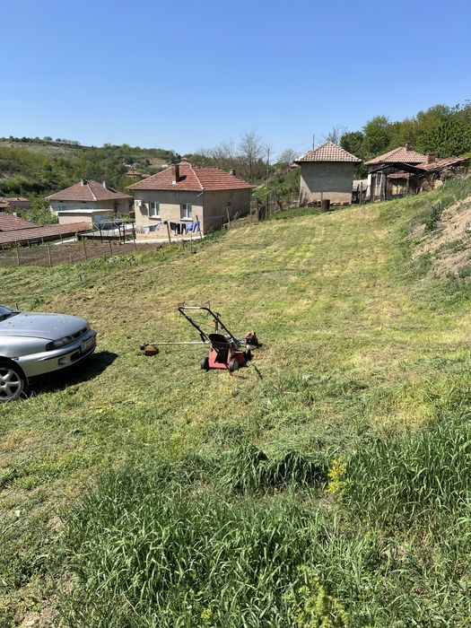 Празно дворно място