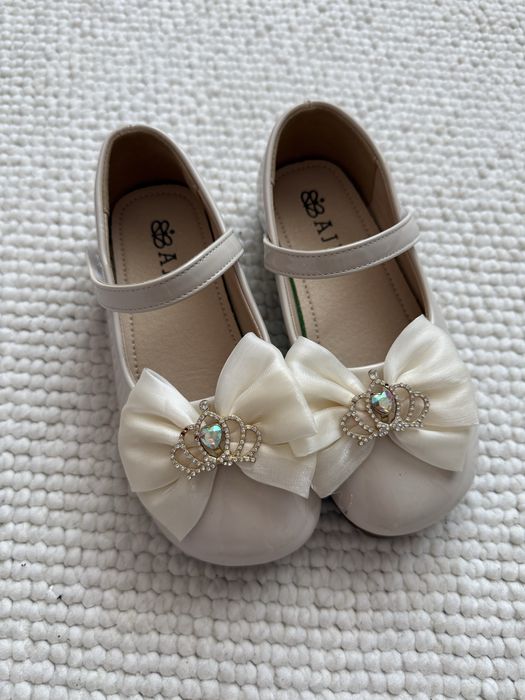 Продам туфельки на девочку