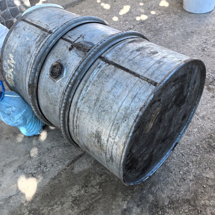 Продавам 200 л варел