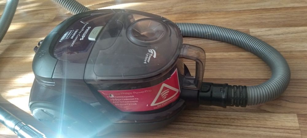 Пылесос Philips 1800 вт