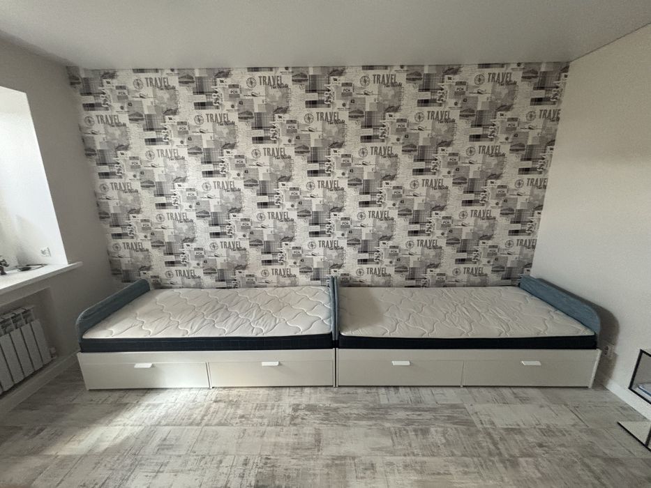 Кровать с мотрасами, торг уместен