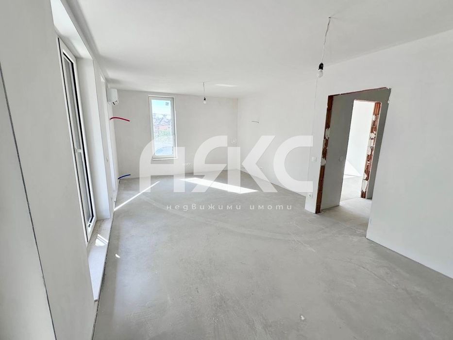 Продава се Двустаен апартамент в София, Кръстова вада - 83 кв.м за 1836 €/кв.м - Снимка #1
