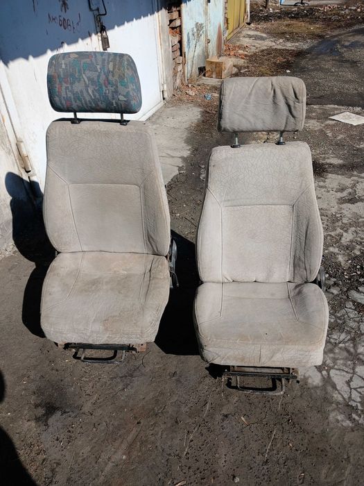 автомобильные кресла .