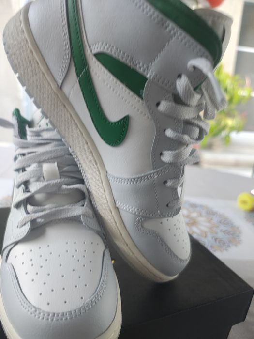 Jordan 1 mid verde și gri