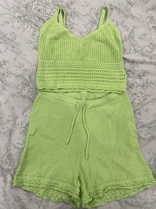 Продавам дамски плетен летен комплект