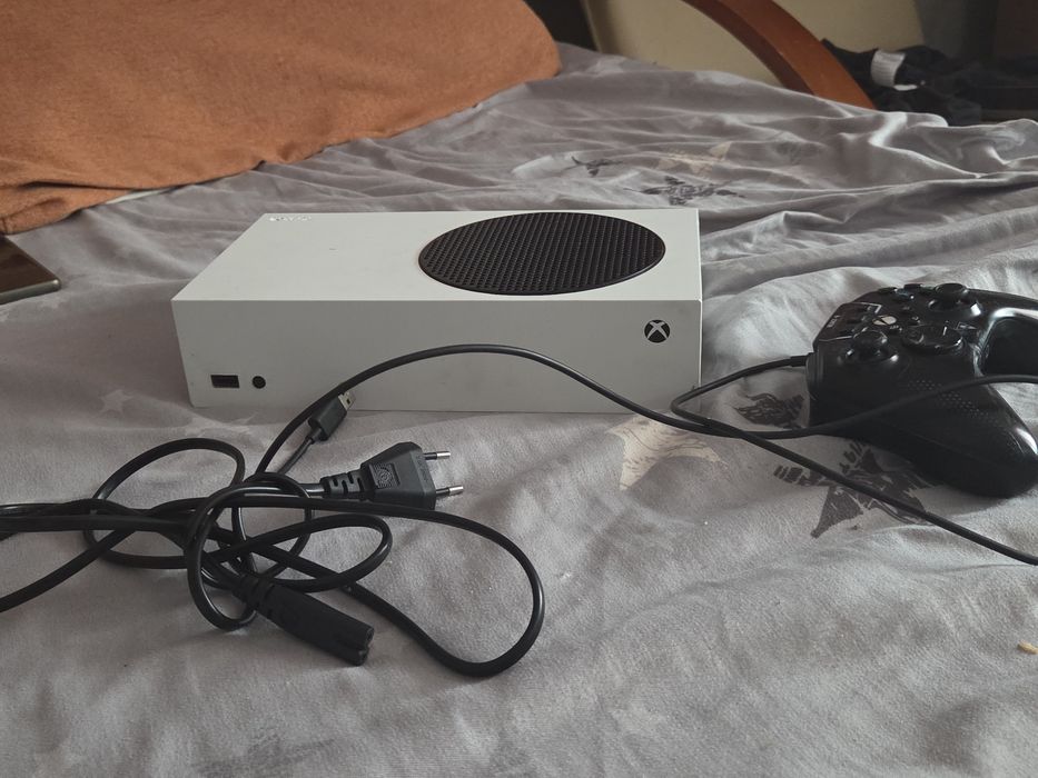 Vand xbox series s  cu controller pro
