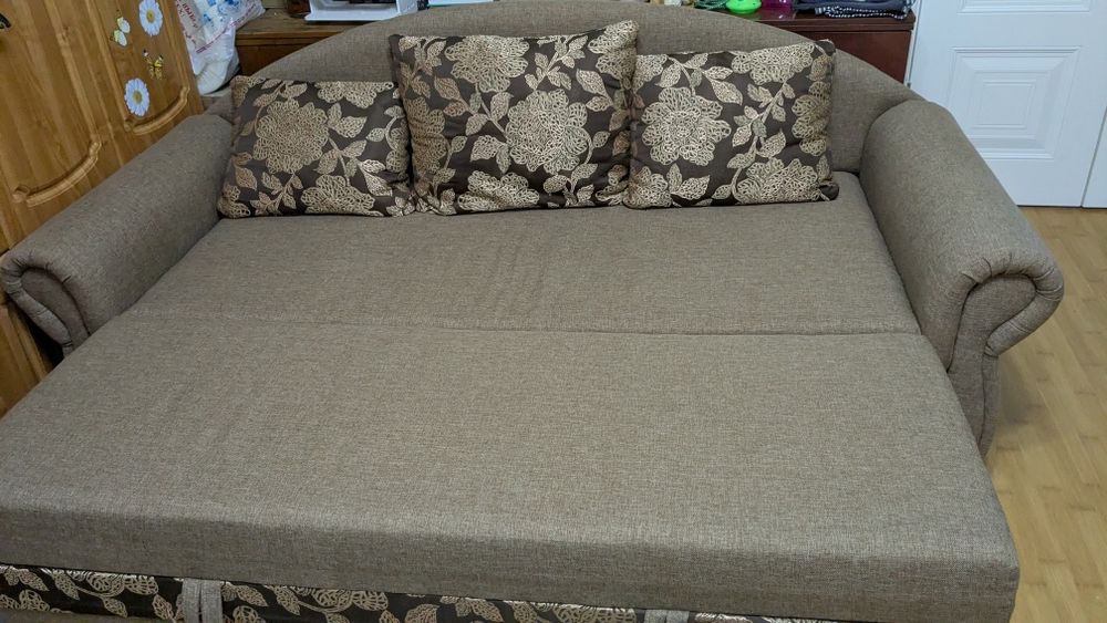 Продам диван раздвижной