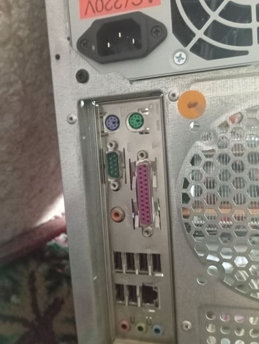 Продаю свой матирнцкий плата GIGABYTE GA P-43ES3Gв рабочем состоянии