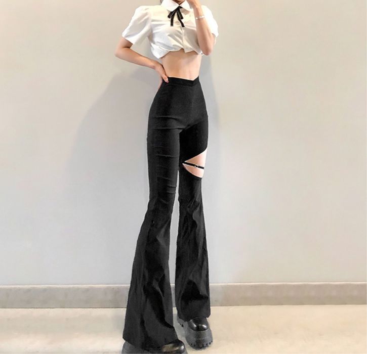 Женские брюки клеш с вырезом