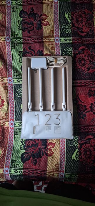 Роутер с 4 антеннами Xiaomi Mi Wi-Fi Router 4C EU - Глобальная