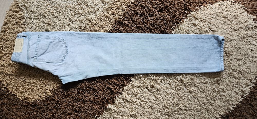 Blugi Stradivarius  32