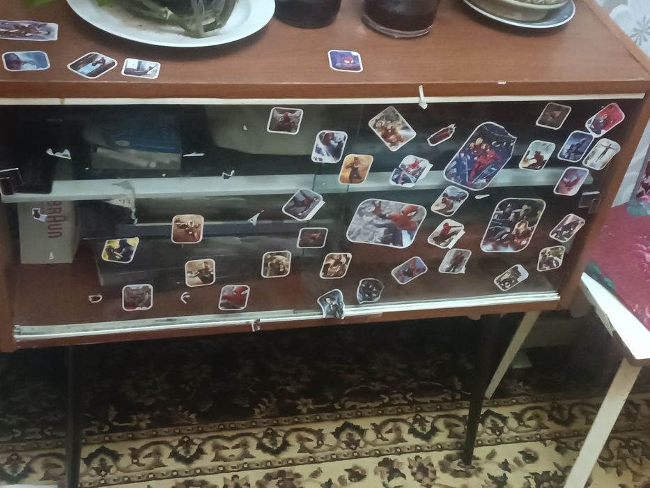 Продам комплект мягкой мебели и др